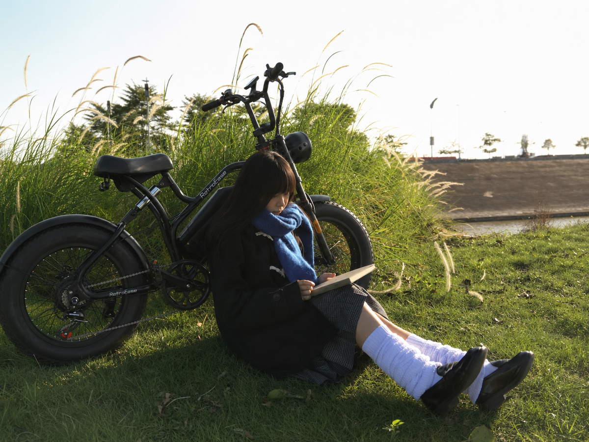 風がページをめくる午後。E-bikeと出かけた、秋の小さな読書旅